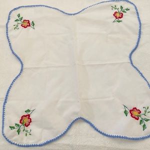 Vintage doily for your table good for hot plates and hot meals